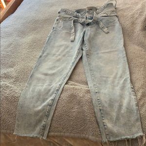 So Mom jeans with belt